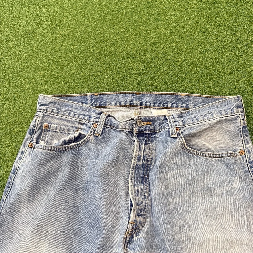 Vintage Levi's 501 Light Wash Jeans W38 L32 - Factory 589 (Colombia)